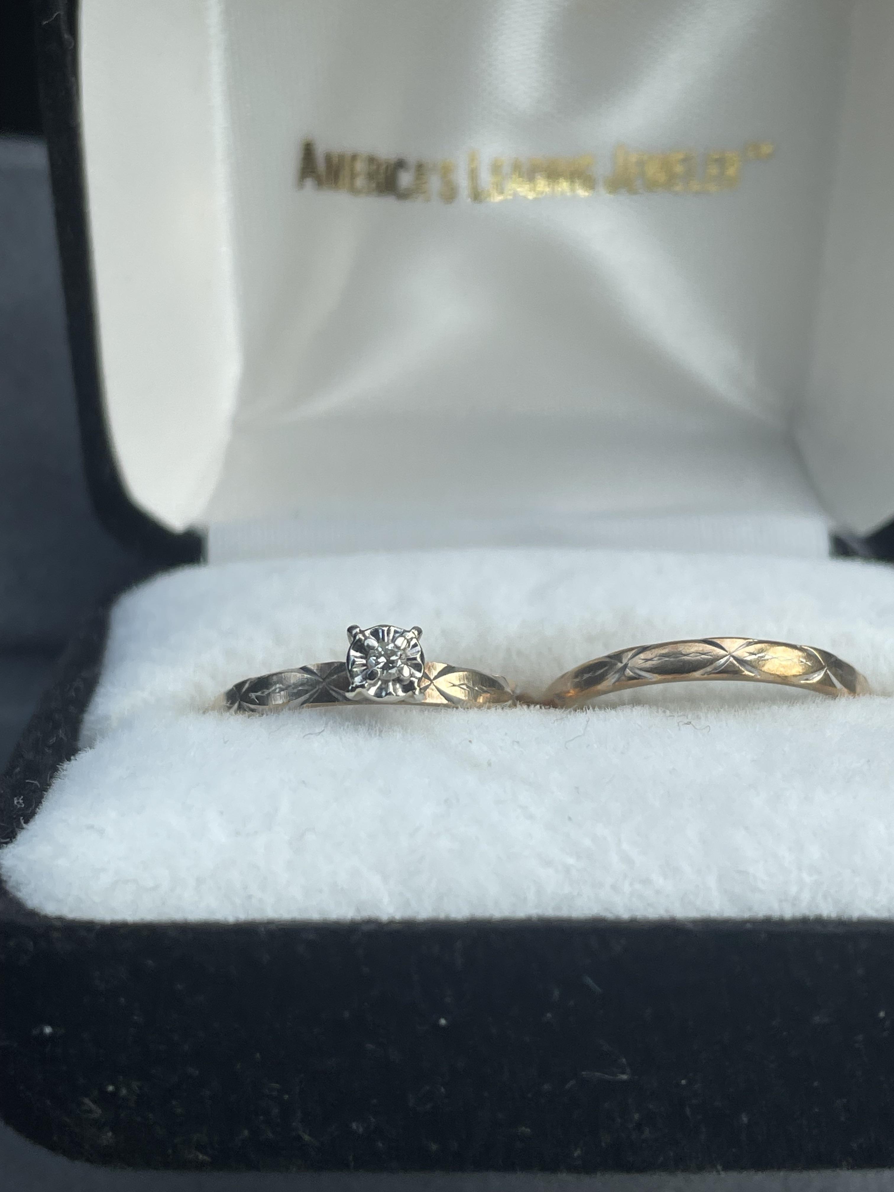 Vintage Illusion Band Clashing with E-Ring | Scrolller