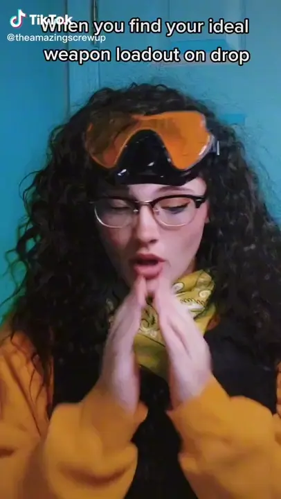 Apex Meme in my Mirage Cosplay <3