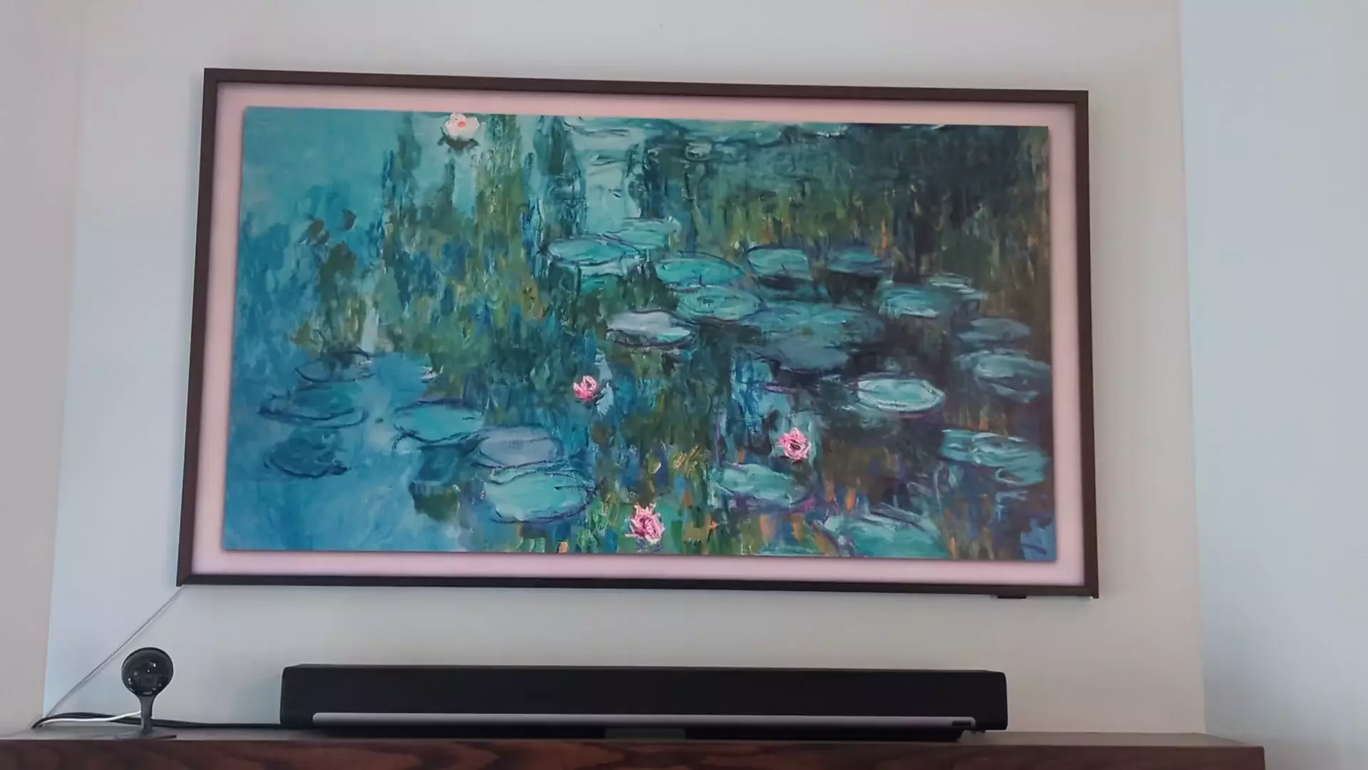 Art mode constant brightness change