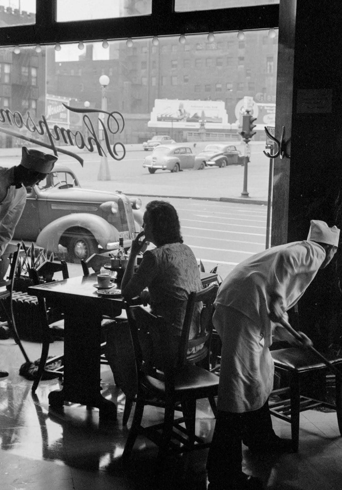 at-a-coffee-shop-in-chicago-1941-scrolller