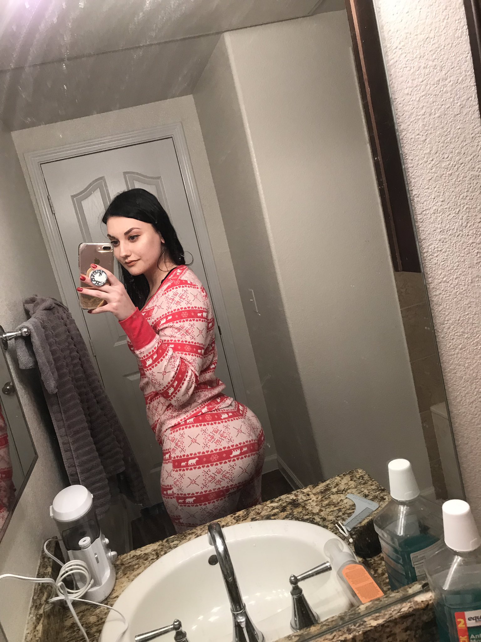 Big Booty In A Pajamas Scrolller 