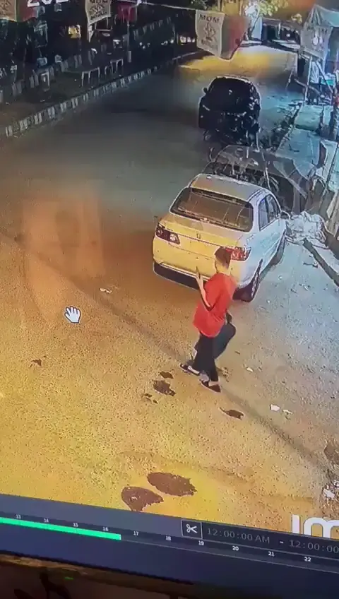 Bro wards off robbers without even making a face. 