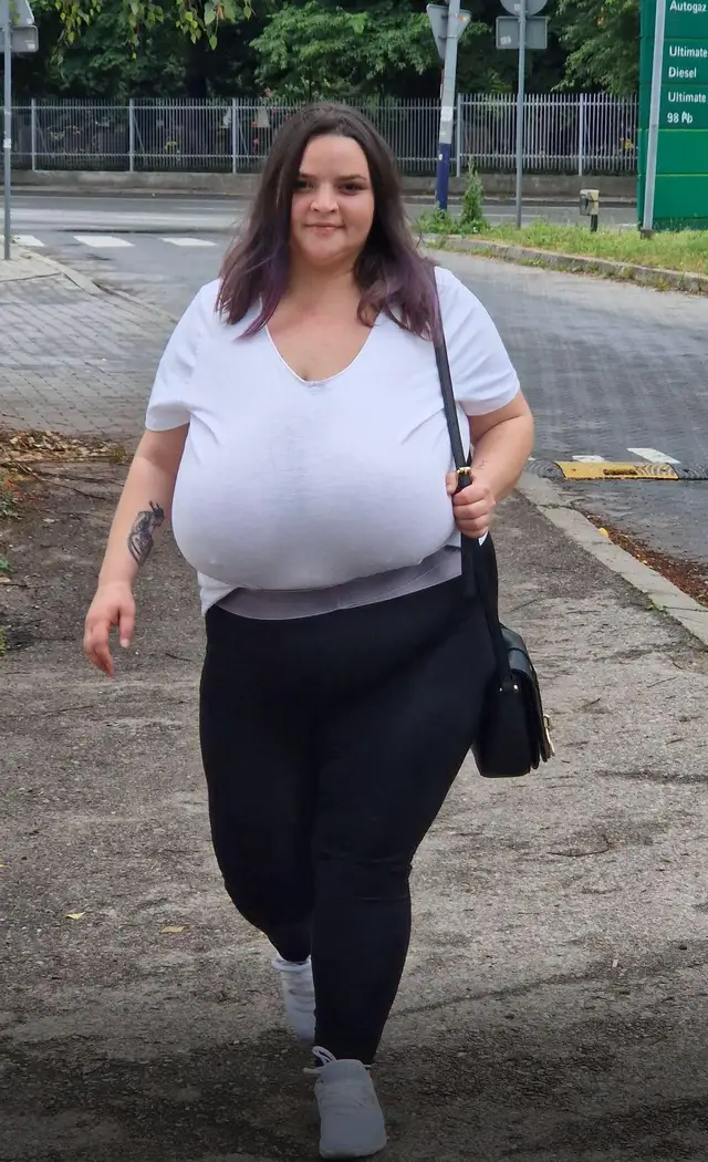 Busty In The Street Scrolller busty-in-the-street-scrolller
