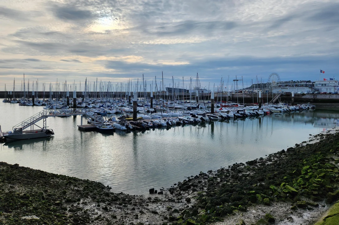Marina Scrolller