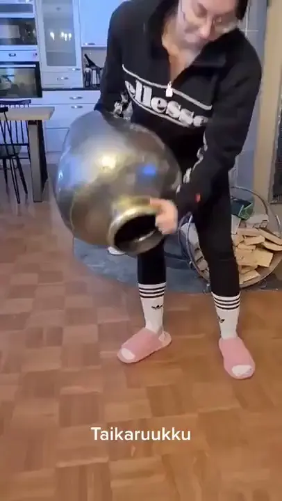 Cat trapped itself