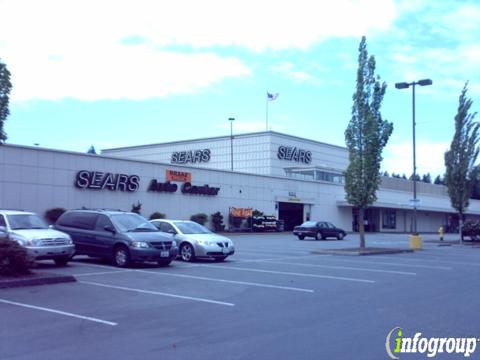 CLOSED: Sears Automotive Center at Aurora Square, Shoreline WA This was the Sears Auto Center. This Main Store which used to be our local Sears in the North Seattle area closed Apr 2018. Haven't been posting Auto Centers on here for a while. Taken sometime in the 2000s or 2010s before liquidation 