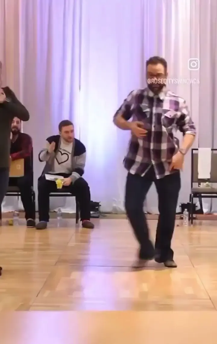 Completely improvised dancing