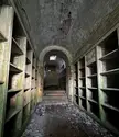 Crumbling holding vault