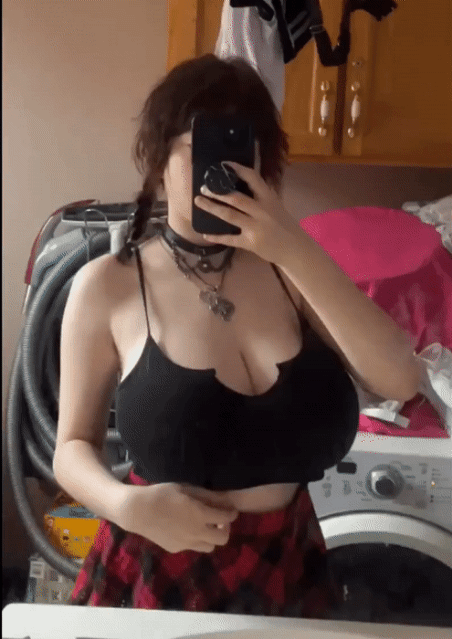 My sister was also insecure about her chest size so she went to you for help knowing your knowledge of machines could give her the body she wanted while the machine worked it destroyed her brain and you had to put your own inside her to save her body “atleast she got the body she wanted” you text me