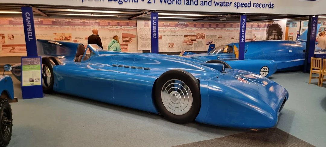 Bluebird land speed record car [4000 x 1800] | Scrolller