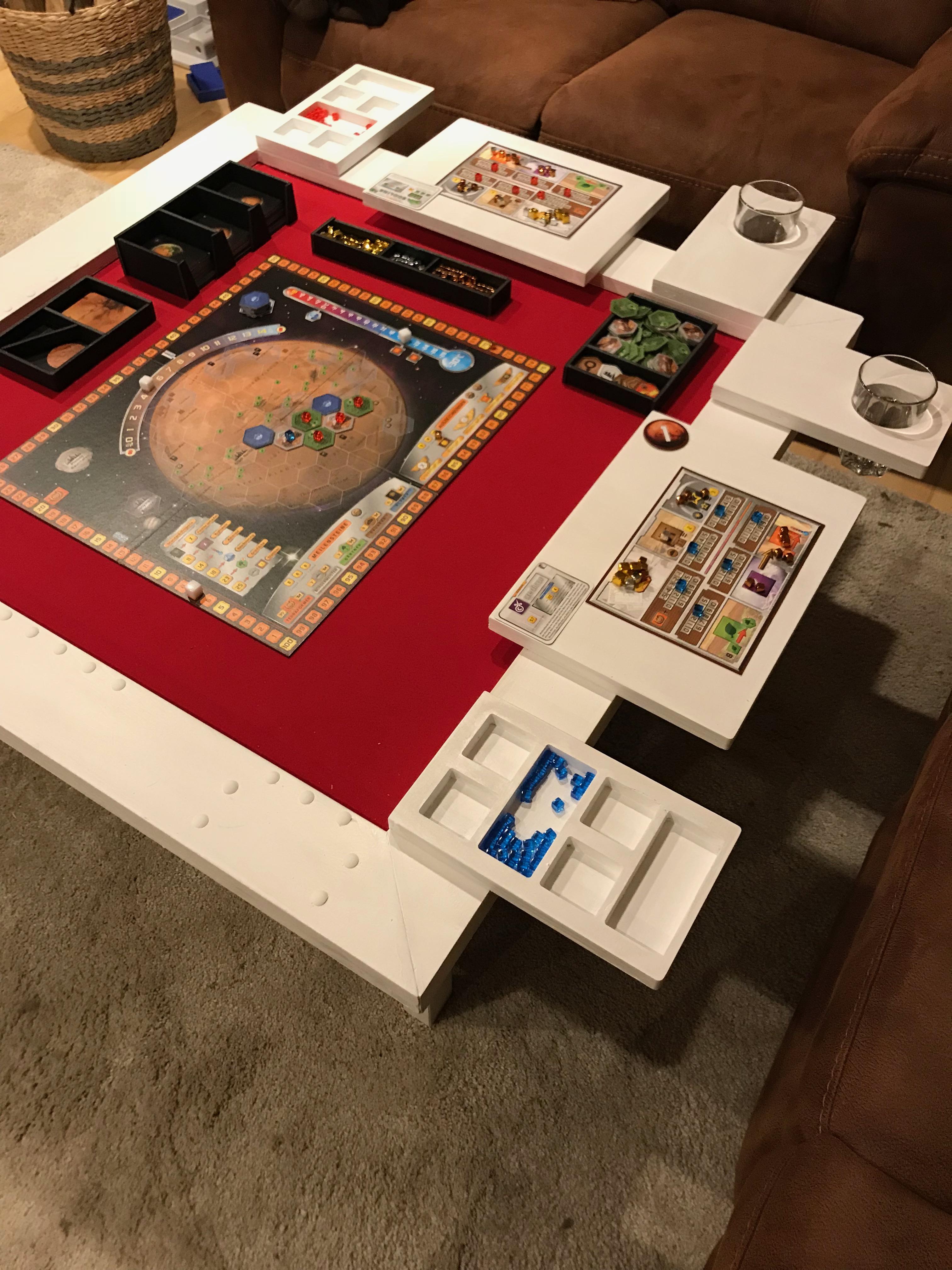 DIY Boardgametable for up to 4 Players | Scrolller