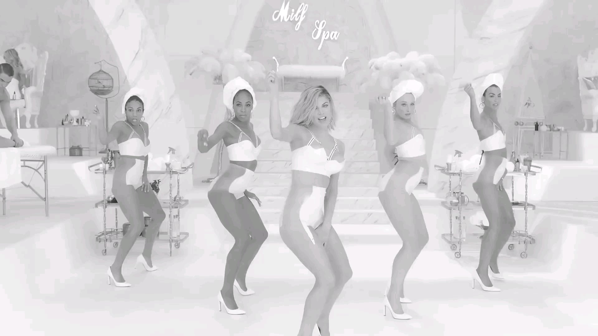 a black and white video. but that has POWER! 😲👉🏼👉🏼👉🏼 #FeRGiE_PReMiUM_MiLF