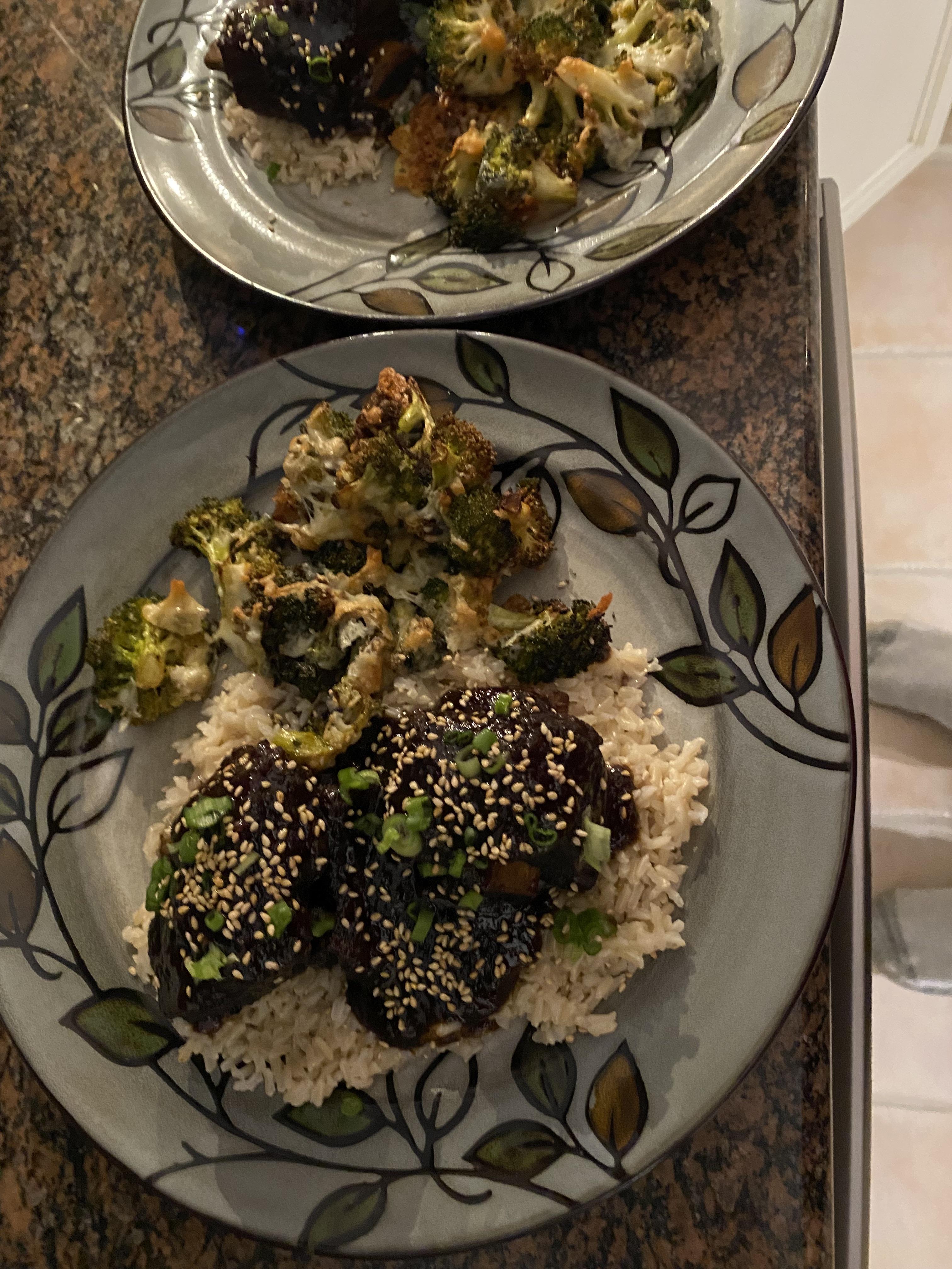 [Homemade] Gooey asian braised short ribs w/ roasted cheesy broccoli ...