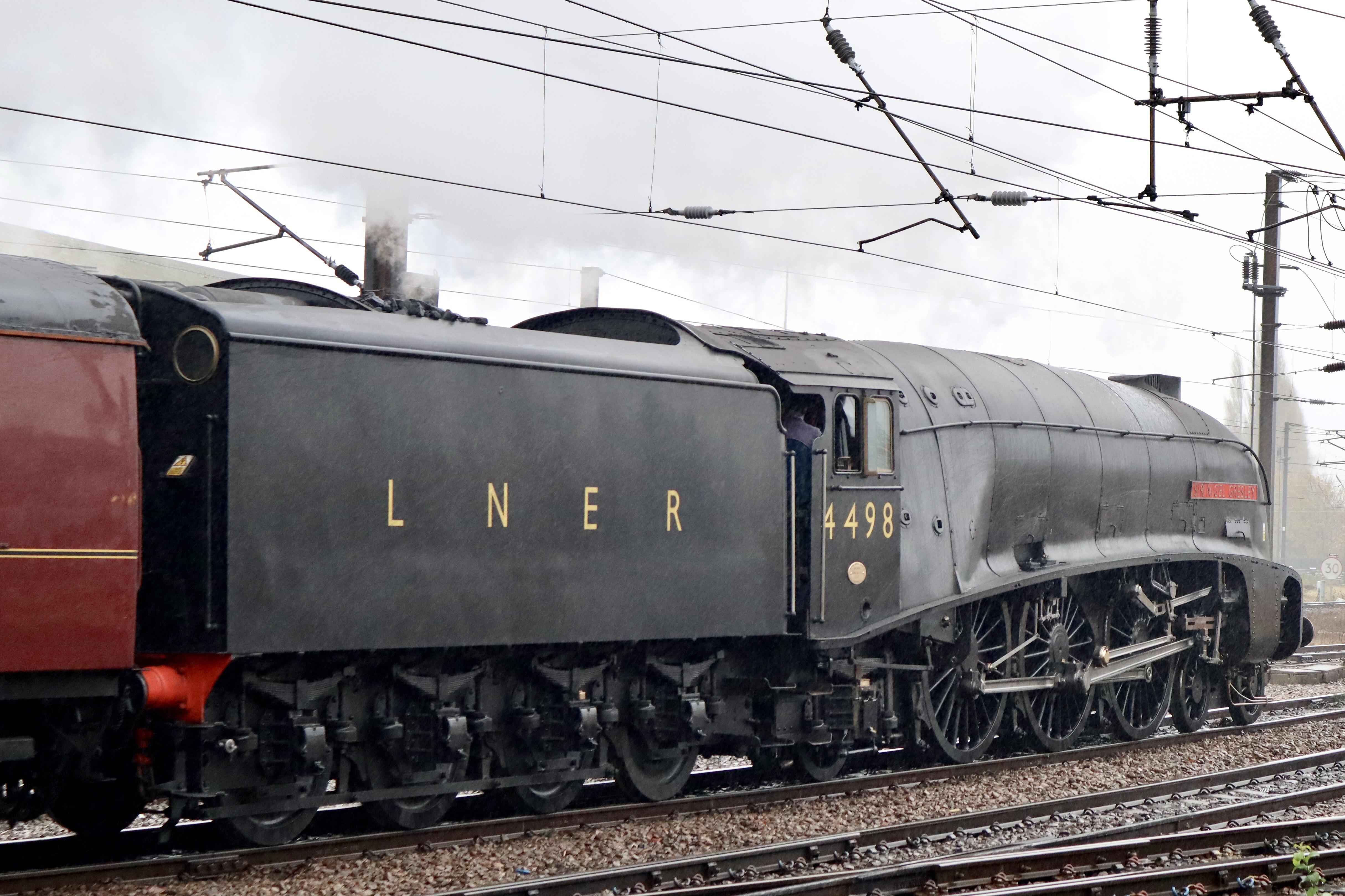 LNER Class A4 4498 Sir Nigel Gresley