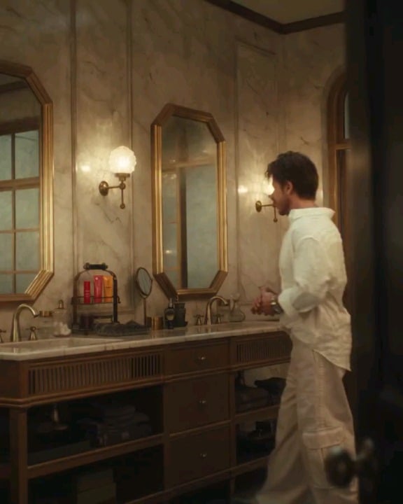 SRK onboards as the brand ambassador for Foxtale skincare