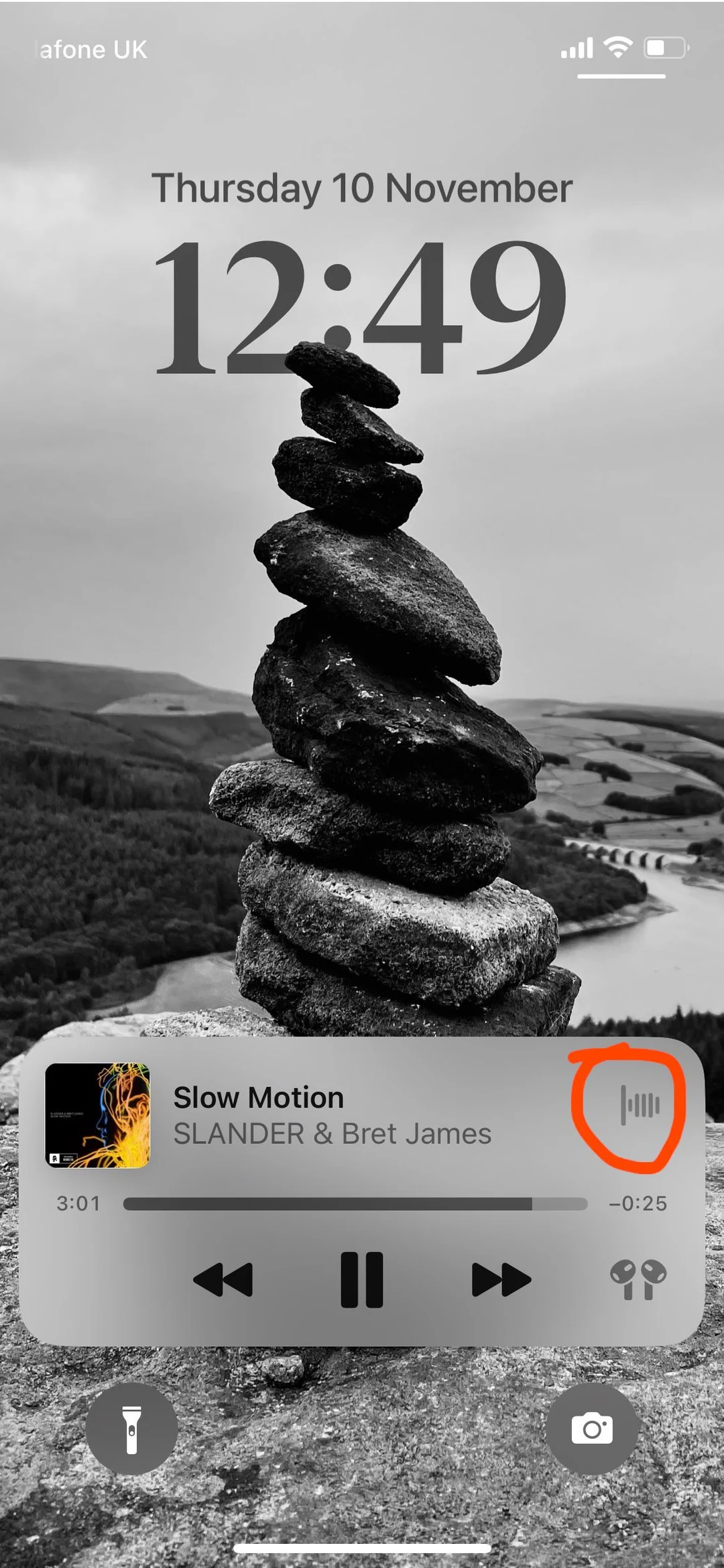 TIL the music widget on the lock screen of iOS 16 has a real-time ...