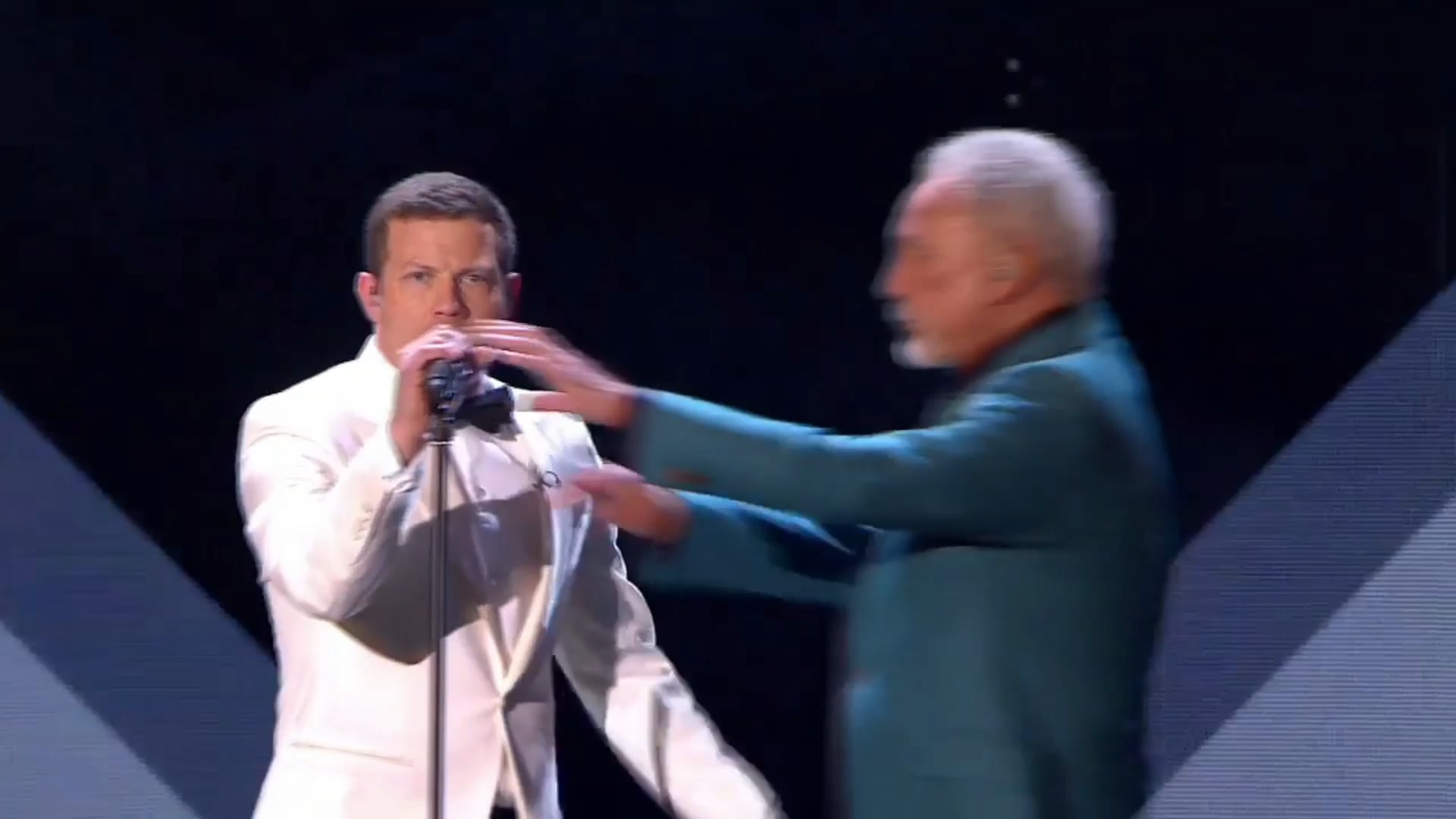 Sir Tom Jones' opening performance at the National Television Awards (2017)