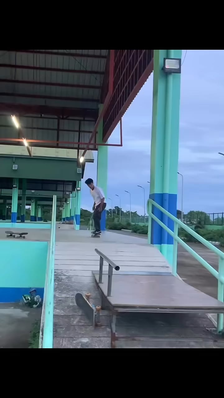 Balls got crushed in just 2 seconds