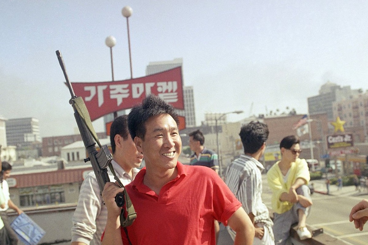 Daewoo K1A1 Carbine in the hands of Korean store owner during the LA ...