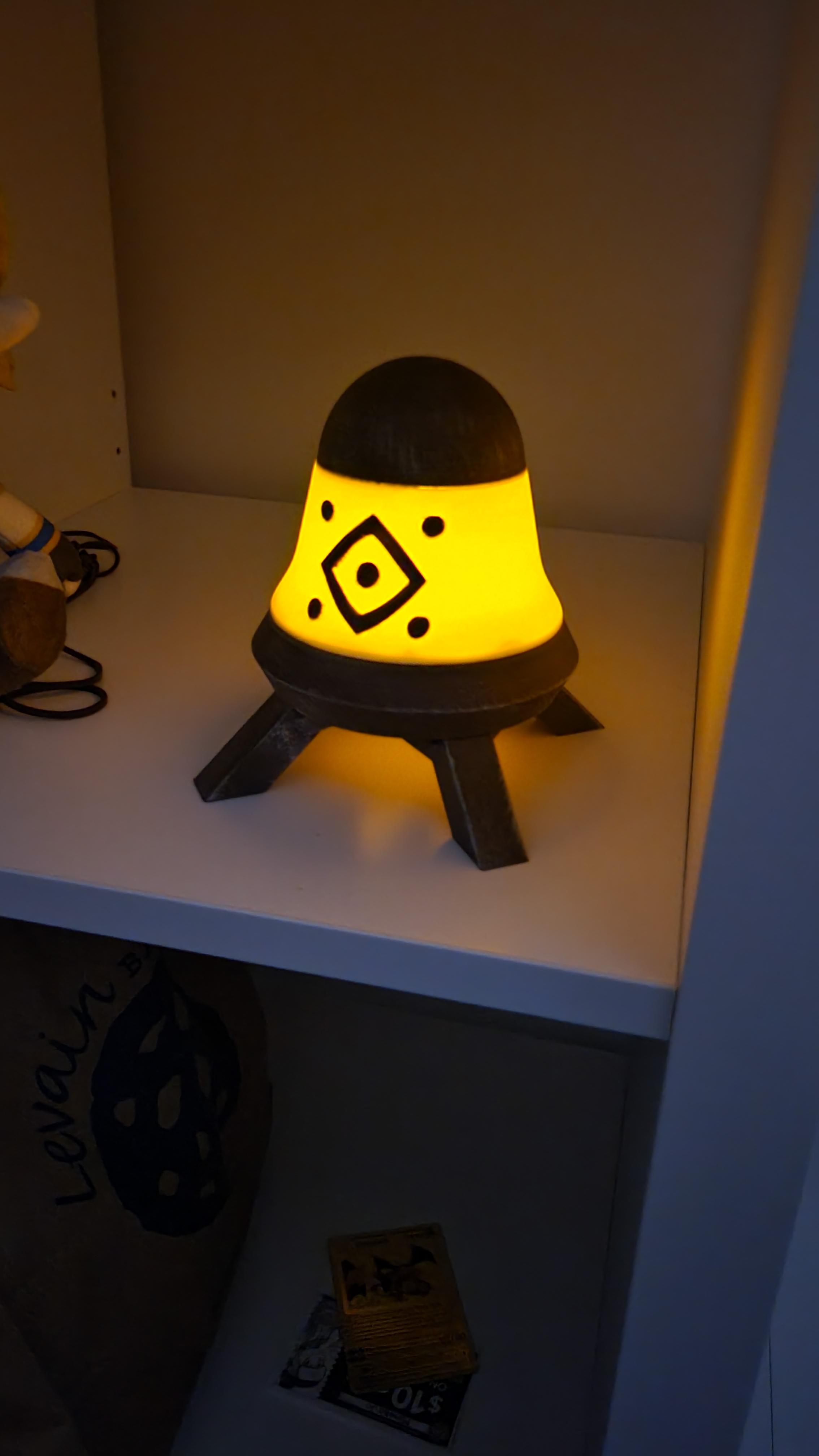 [TotK] Fell in love with these lamps from BotW/TotK so I commissioned a 3D printed one