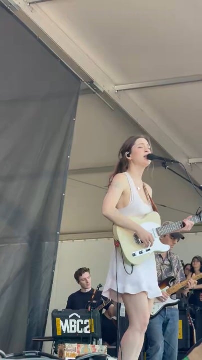 erase me in big 2026 at Newport Folk Festival 😭