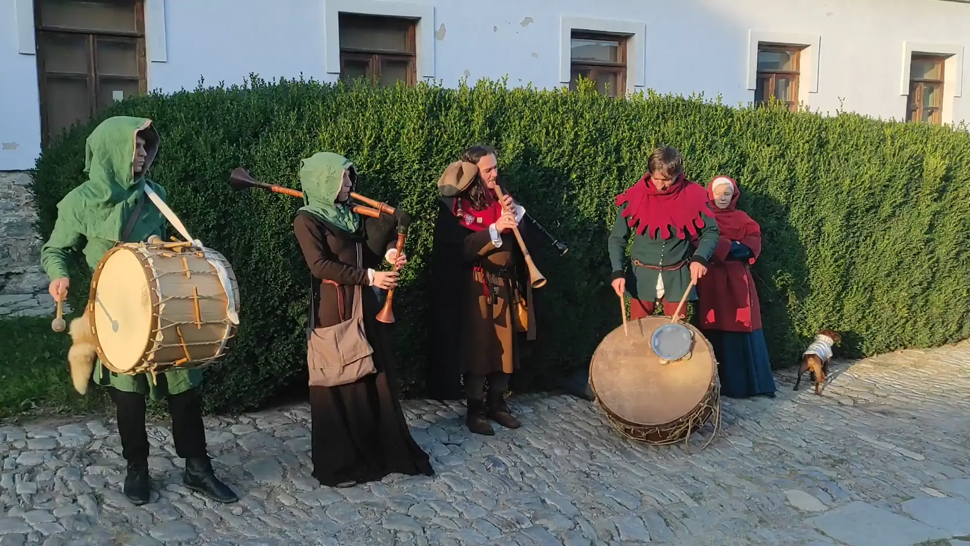 Few medieval musicians.