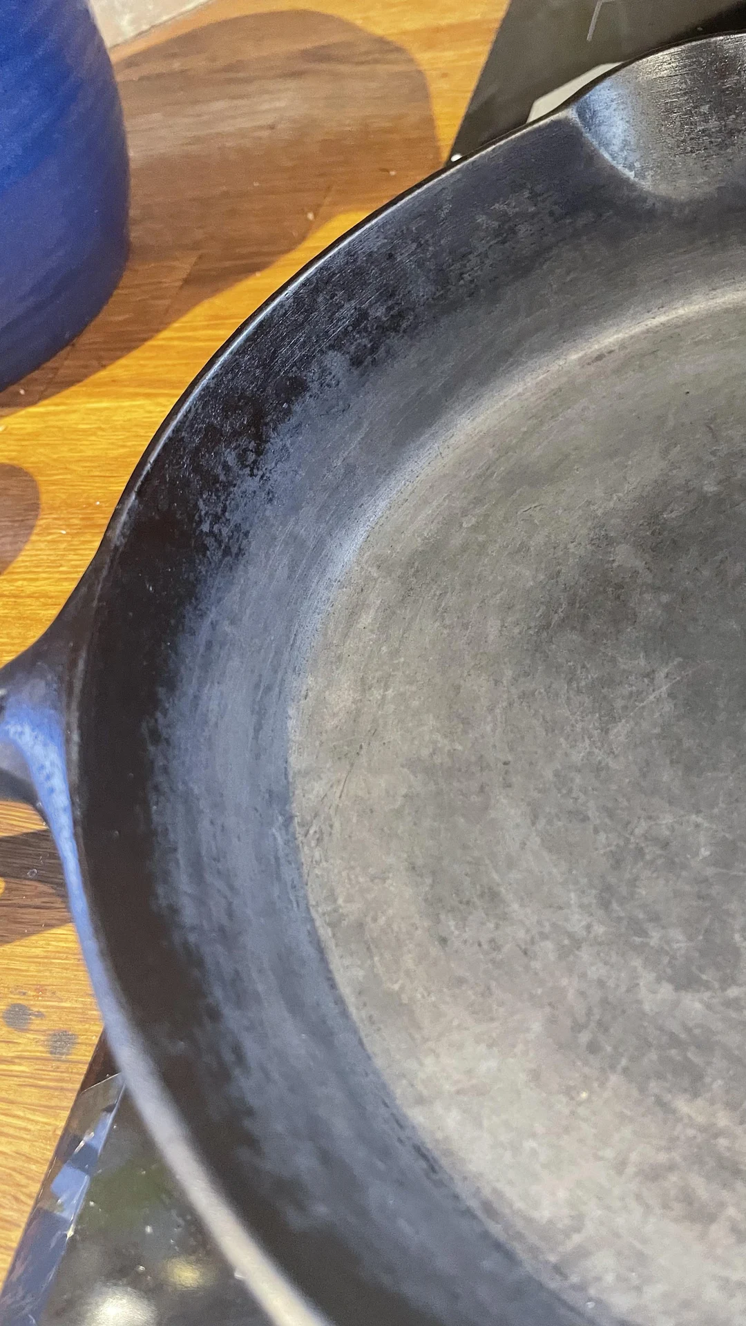 “You can cook tomato-based things in your cast iron. No probs.” Well ...
