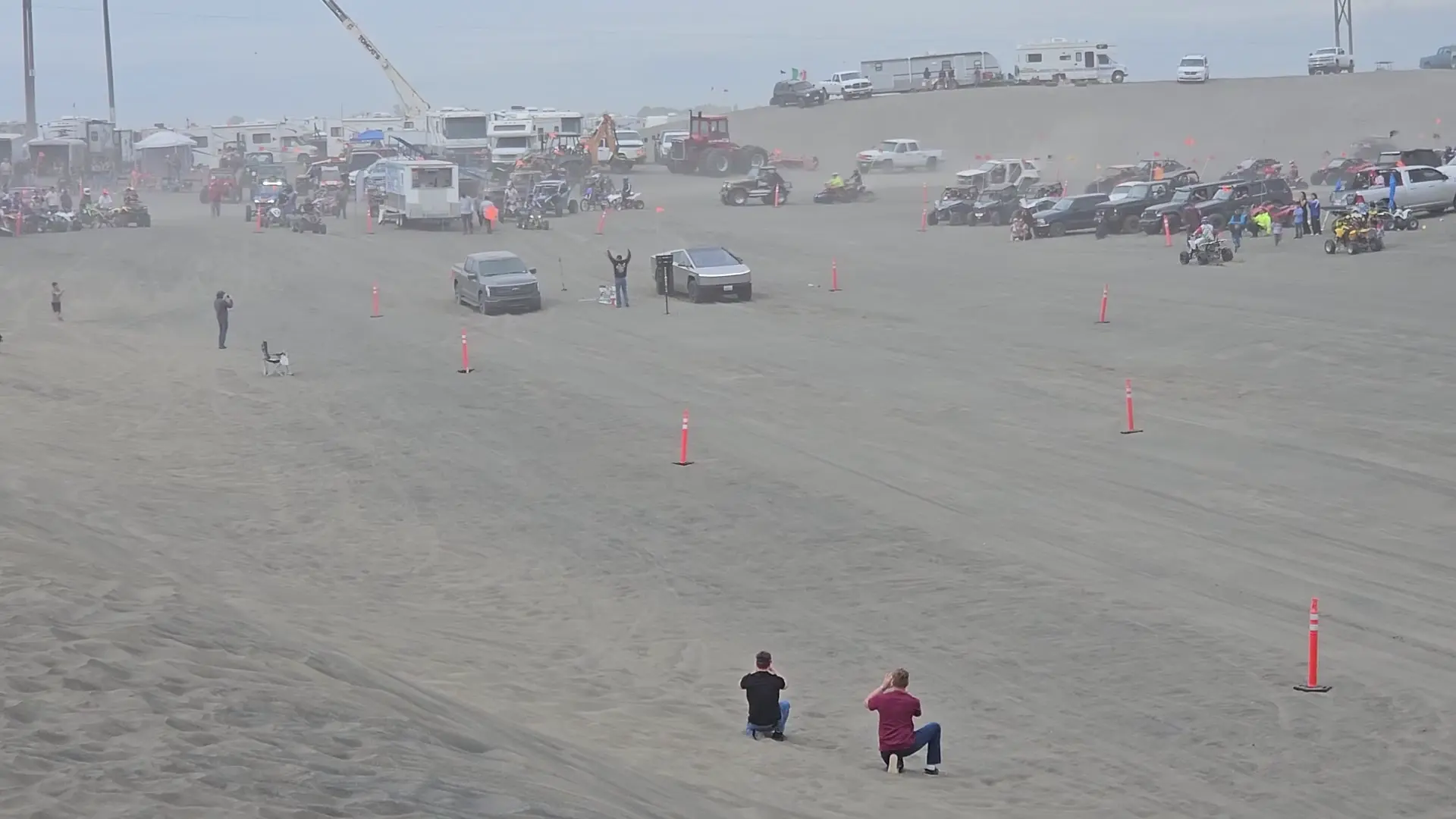 Ford Lightning vs Cybertruck Sand Drag Race