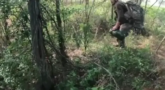 FPV footage shows Russian infantry being attacked by a Ukrainian kamikaze drone in the Kharkov direction. One Russian serviceman was wounded in the leg.