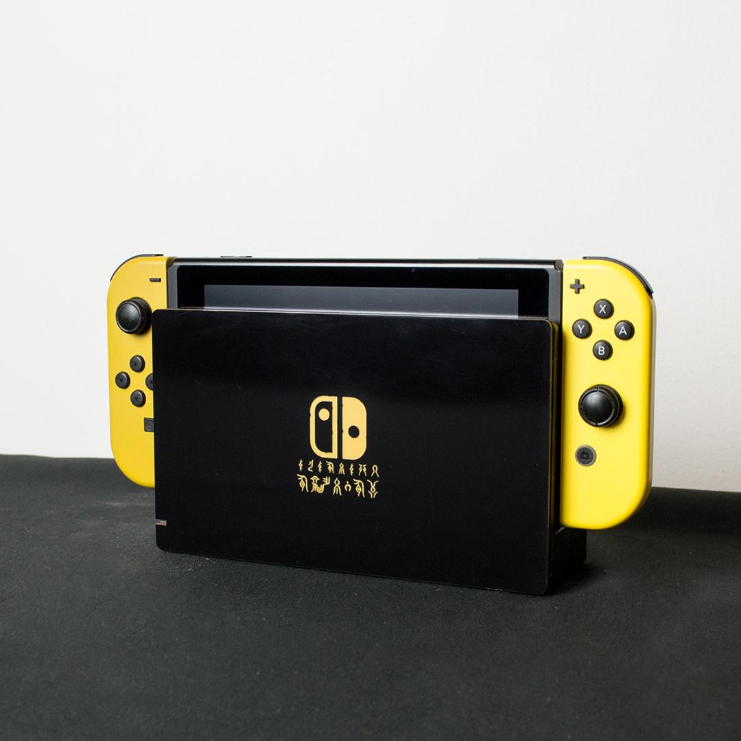 TotK Link amiibo diorama and Nintendo Switch docking station with LED lights and figurines