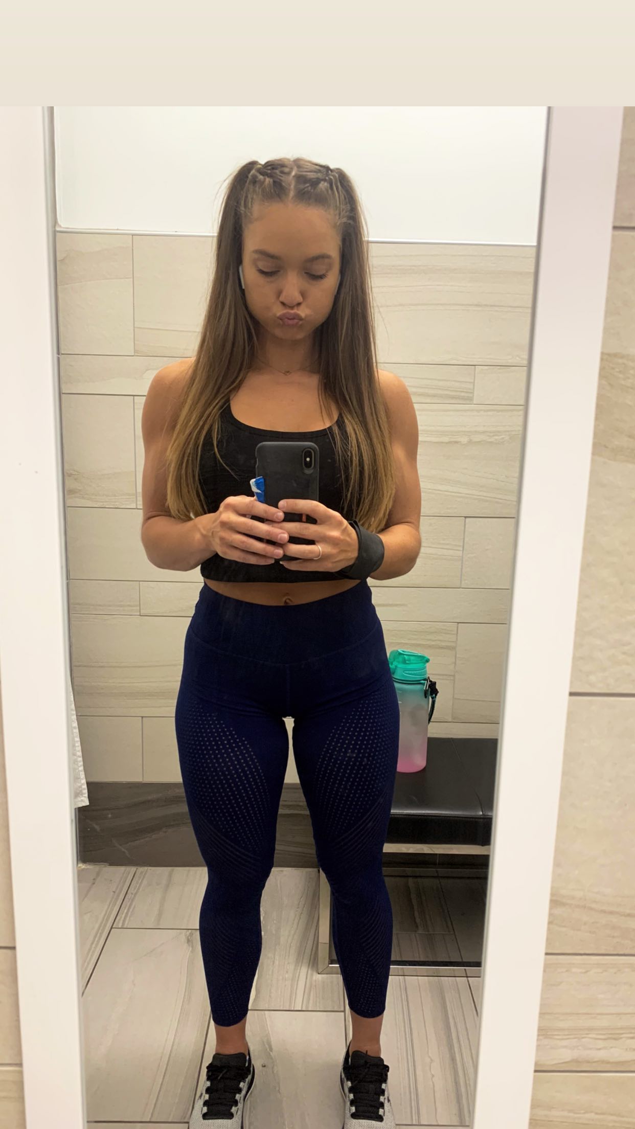 Gym Selfie Scrolller