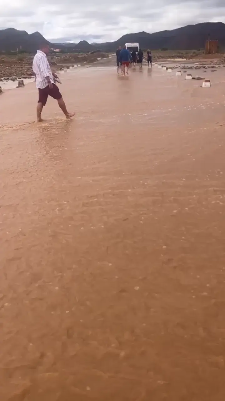 Heavy rain in the Sahara desert