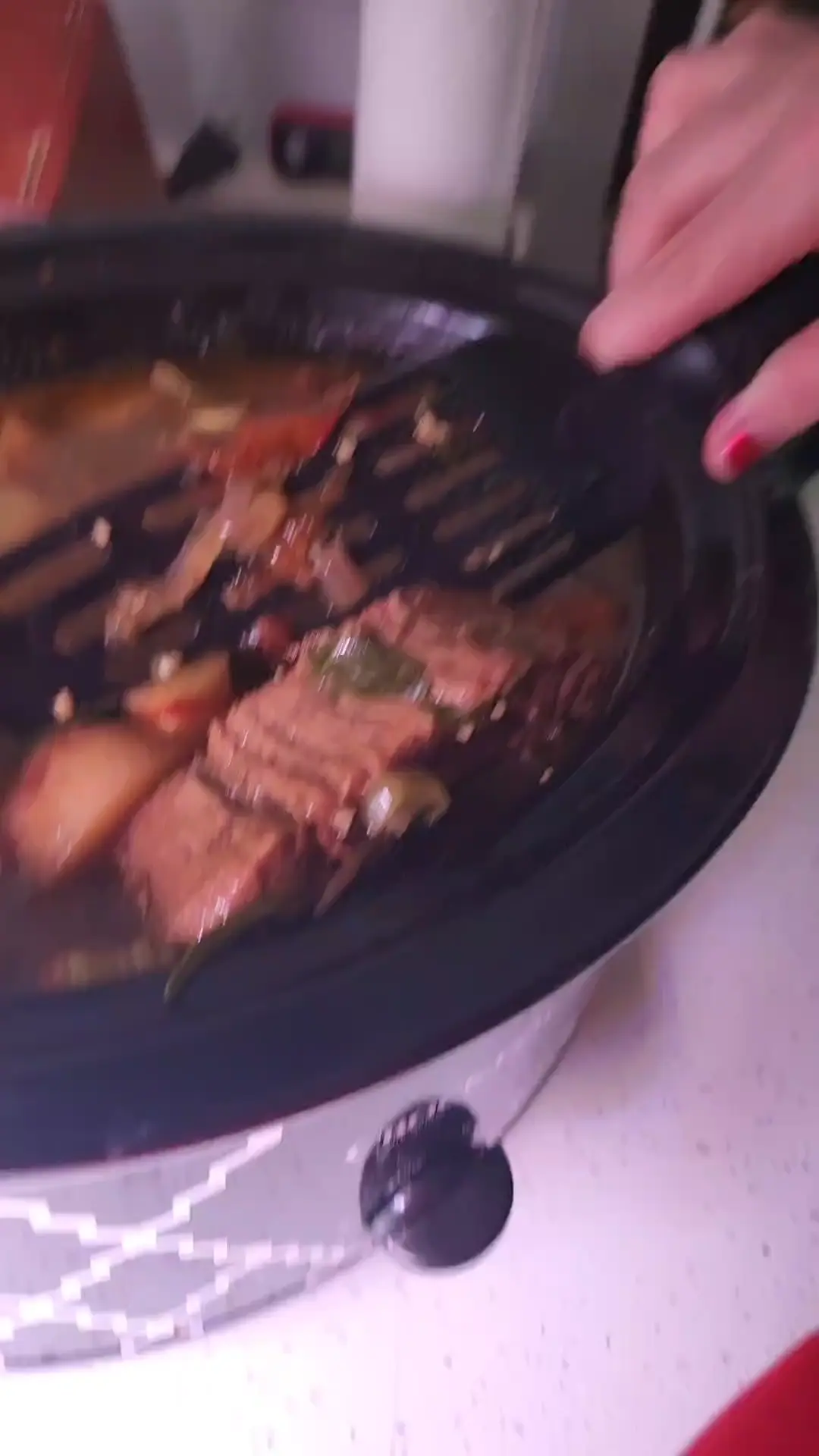 Here is a better video of mama's famous pot roast .