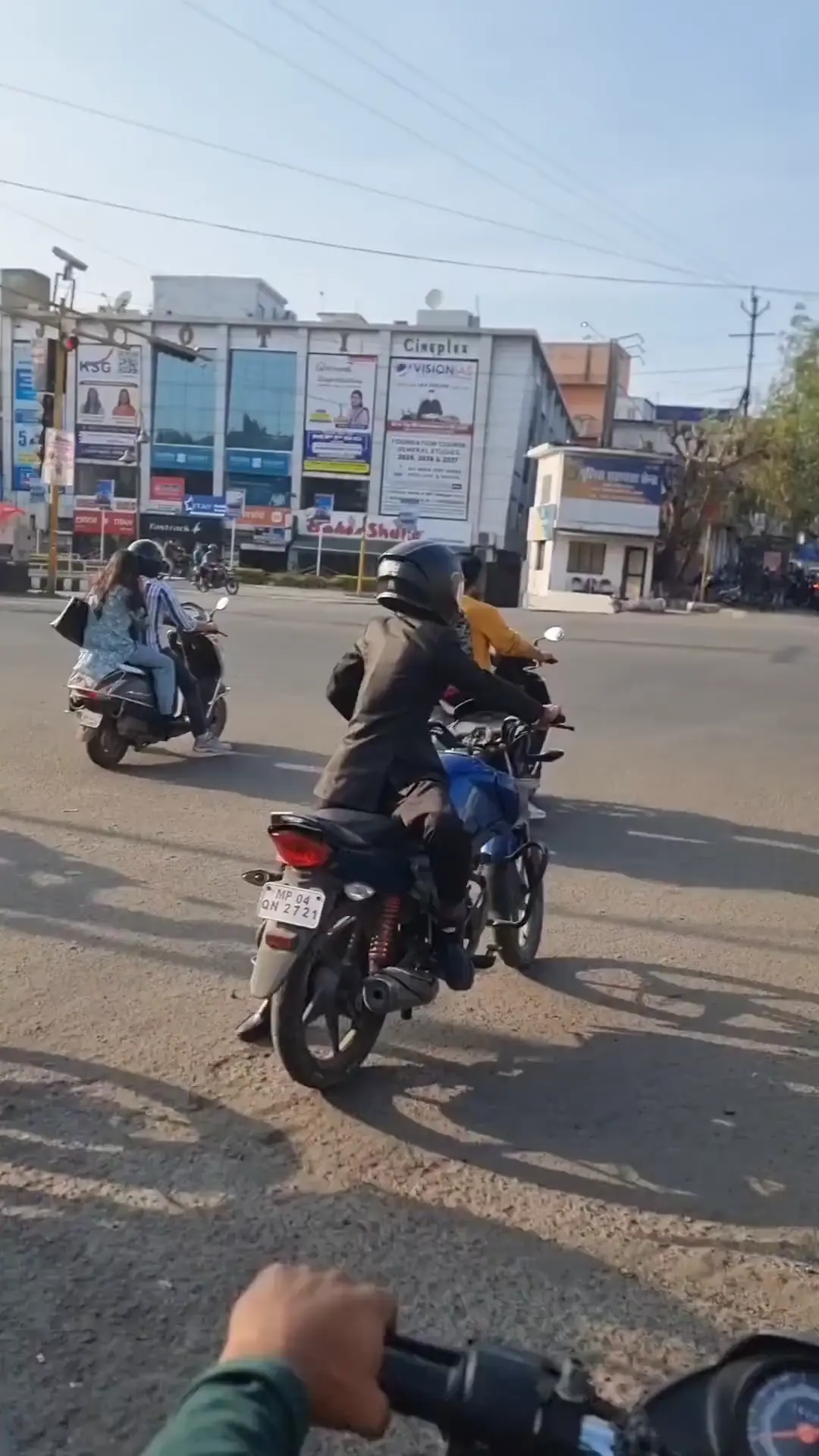 How's that possible 🙄🤷‍♂️