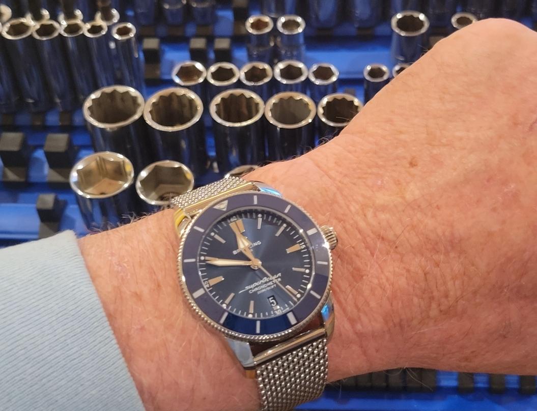 [Big Wrist] Dress watch for a large wrist?
