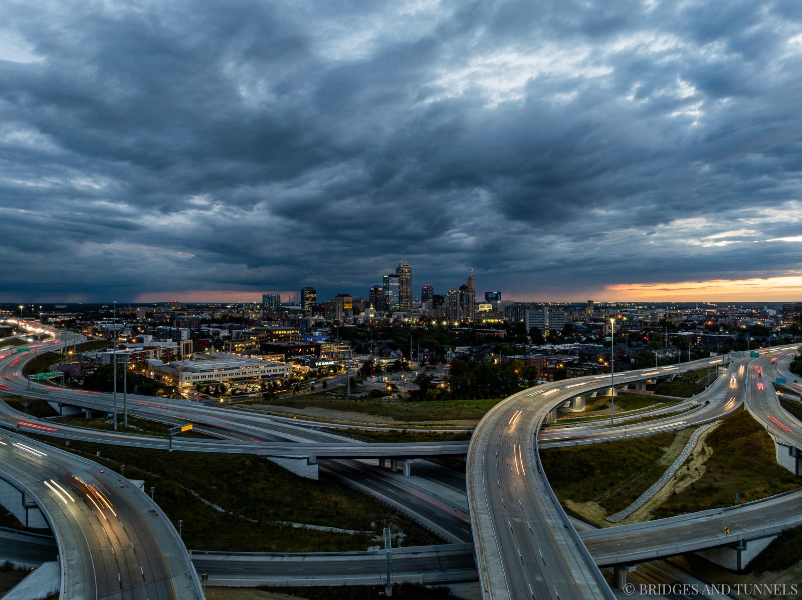 Interstate 65 and 70 Interchange, Indianapolis, Indiana, USA [OC][1600×1168]