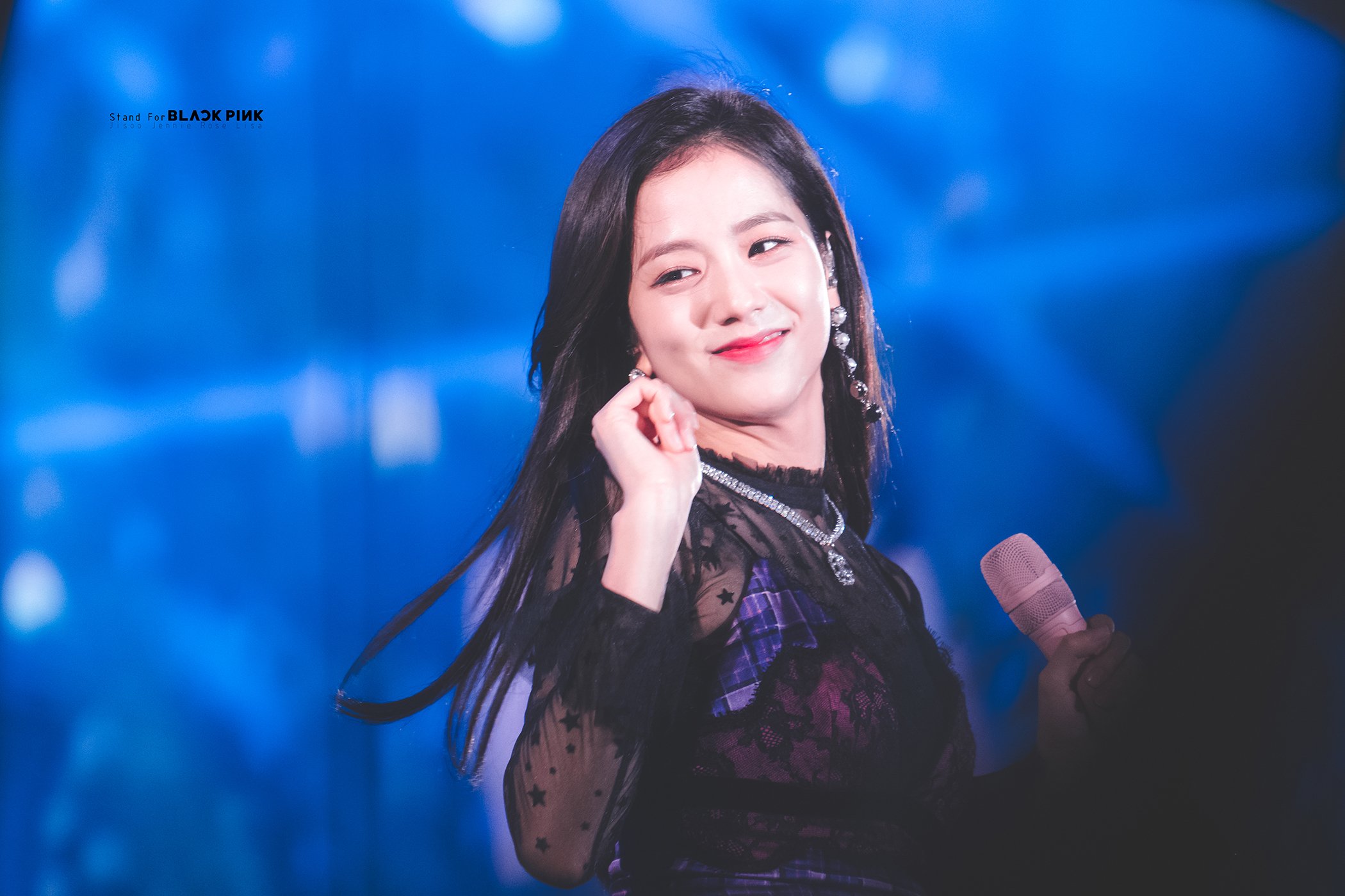 Jisoo | Scrolller