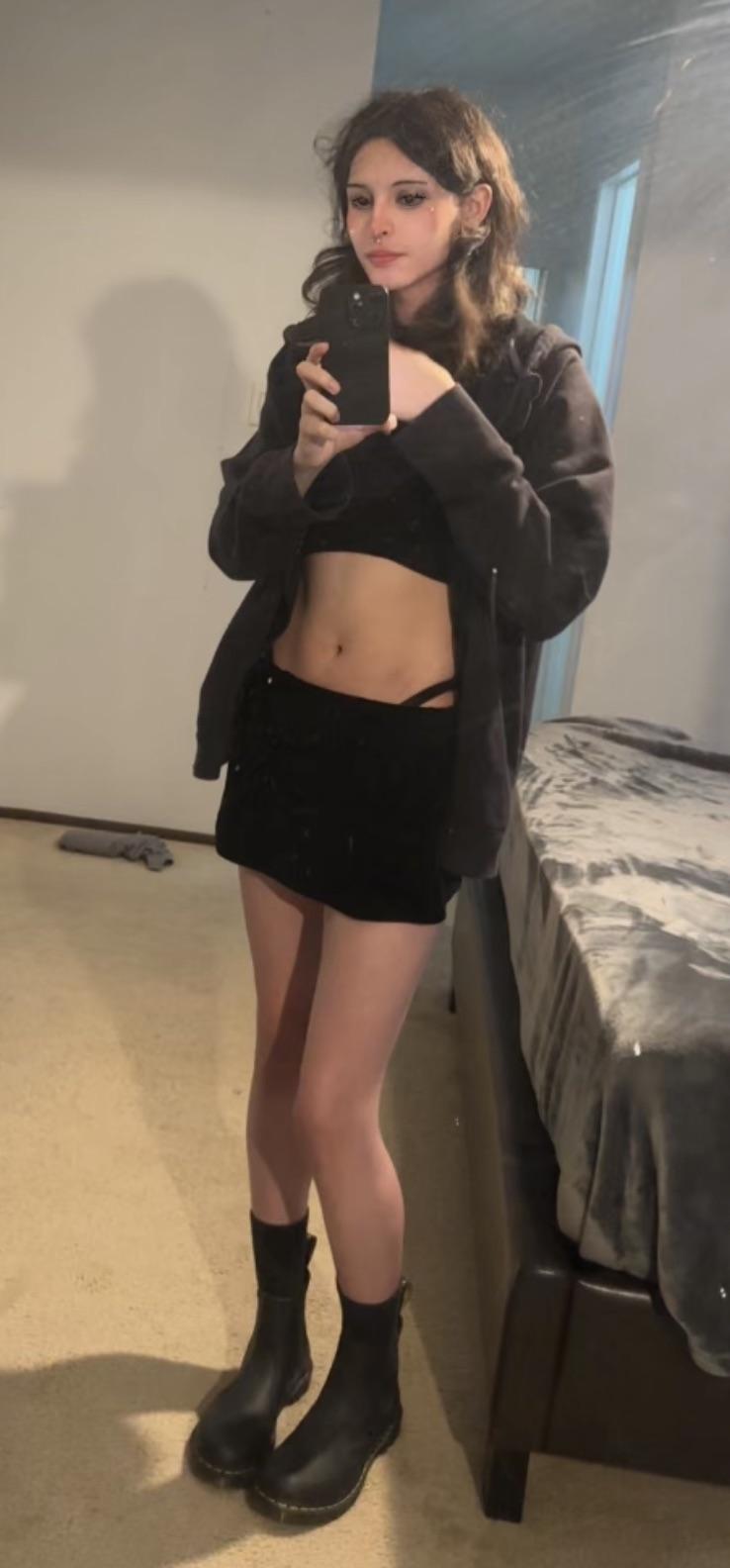 Trying a new outfit lol 🪺