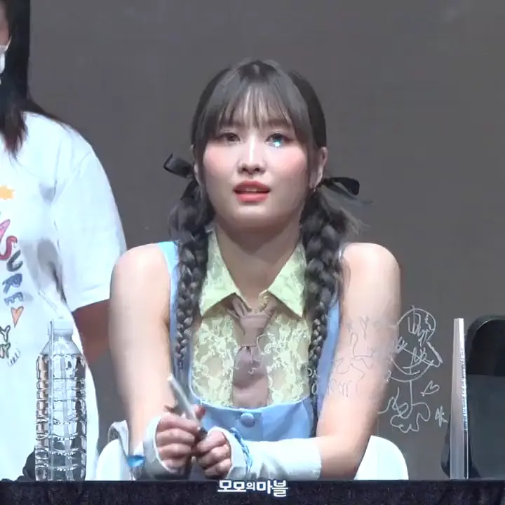 kitty-momo-scrolller