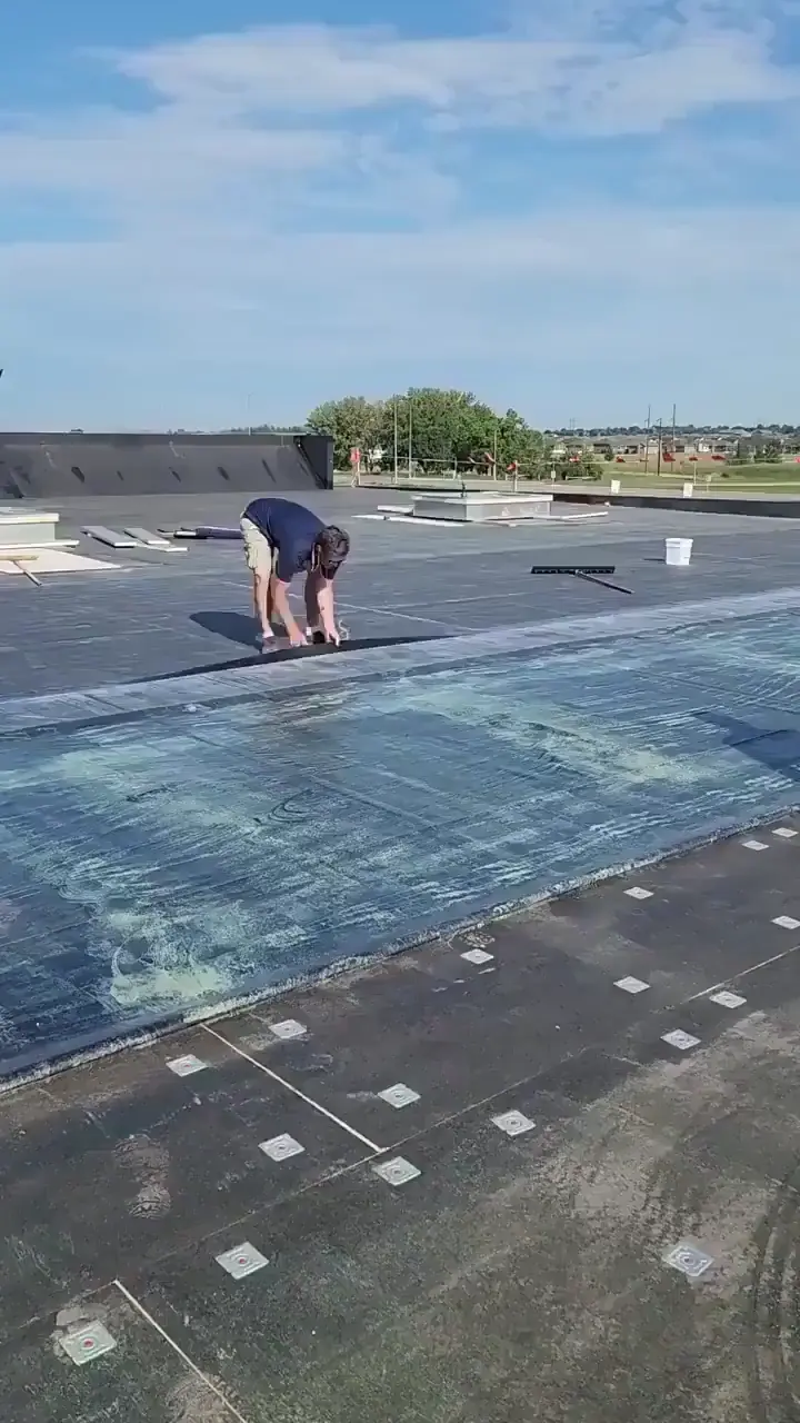 laying a flat roof