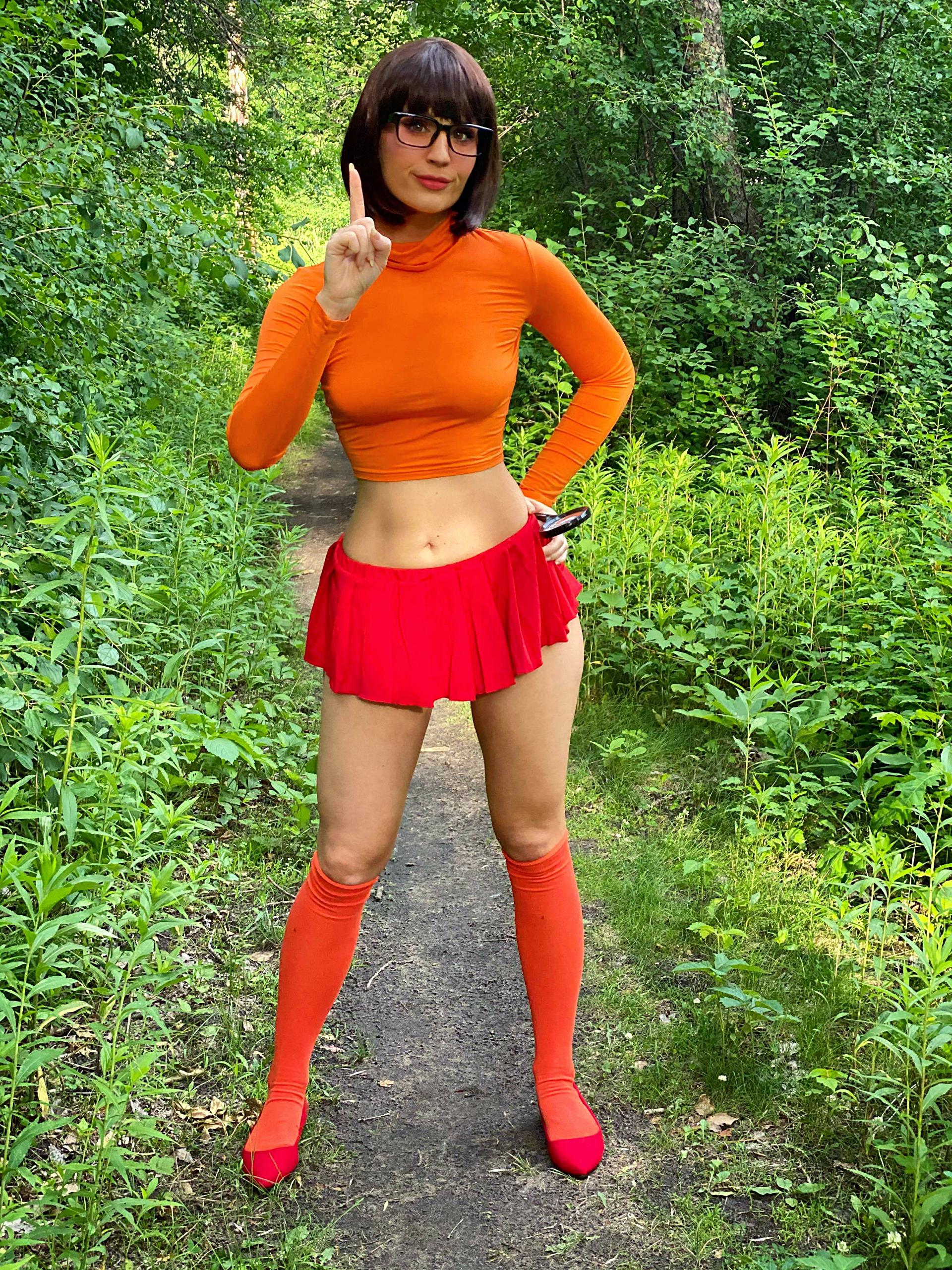 Mademlush As Velma Dinkley Jinkies 🧡 Scrolller