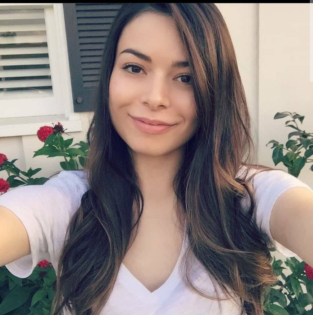 Miranda Cosgrove And Her Blowjob Lips How Long U Think U Will Last Scrolller 