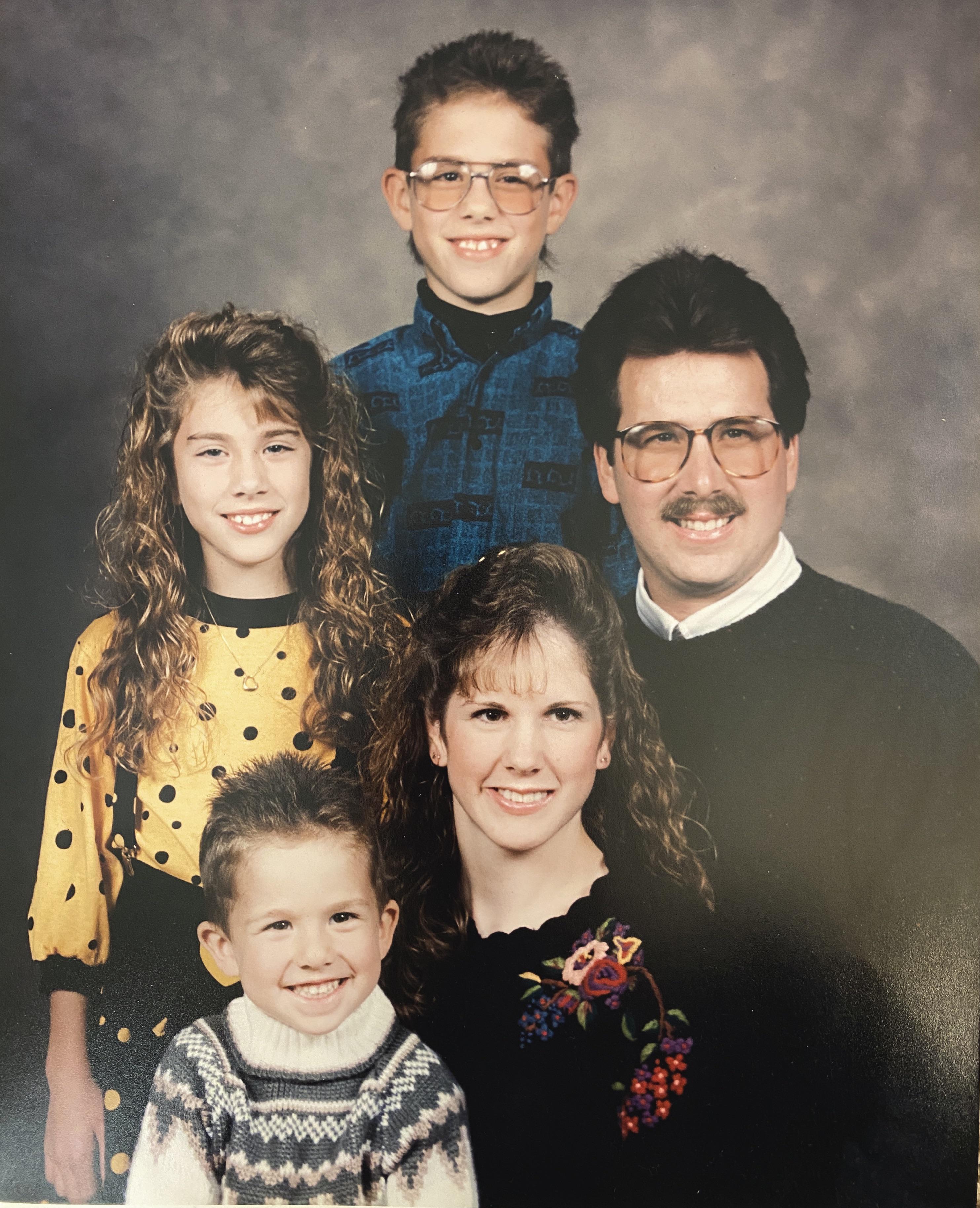 my-family-photo-1990-the-transition-from-80s-to-90s-was-interesting