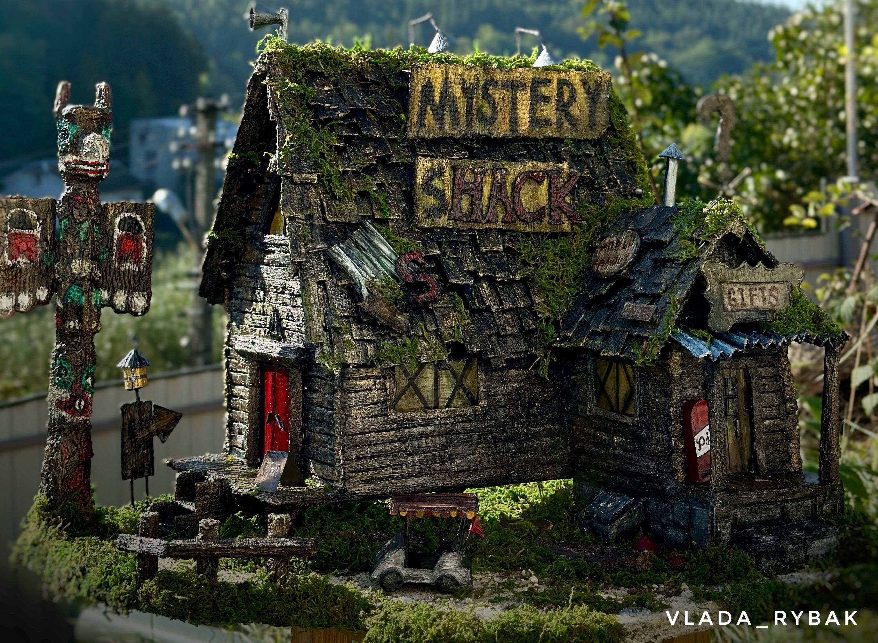 Mystery Shack from Gravity Falls Made from a Cardboard Box! | Scrolller