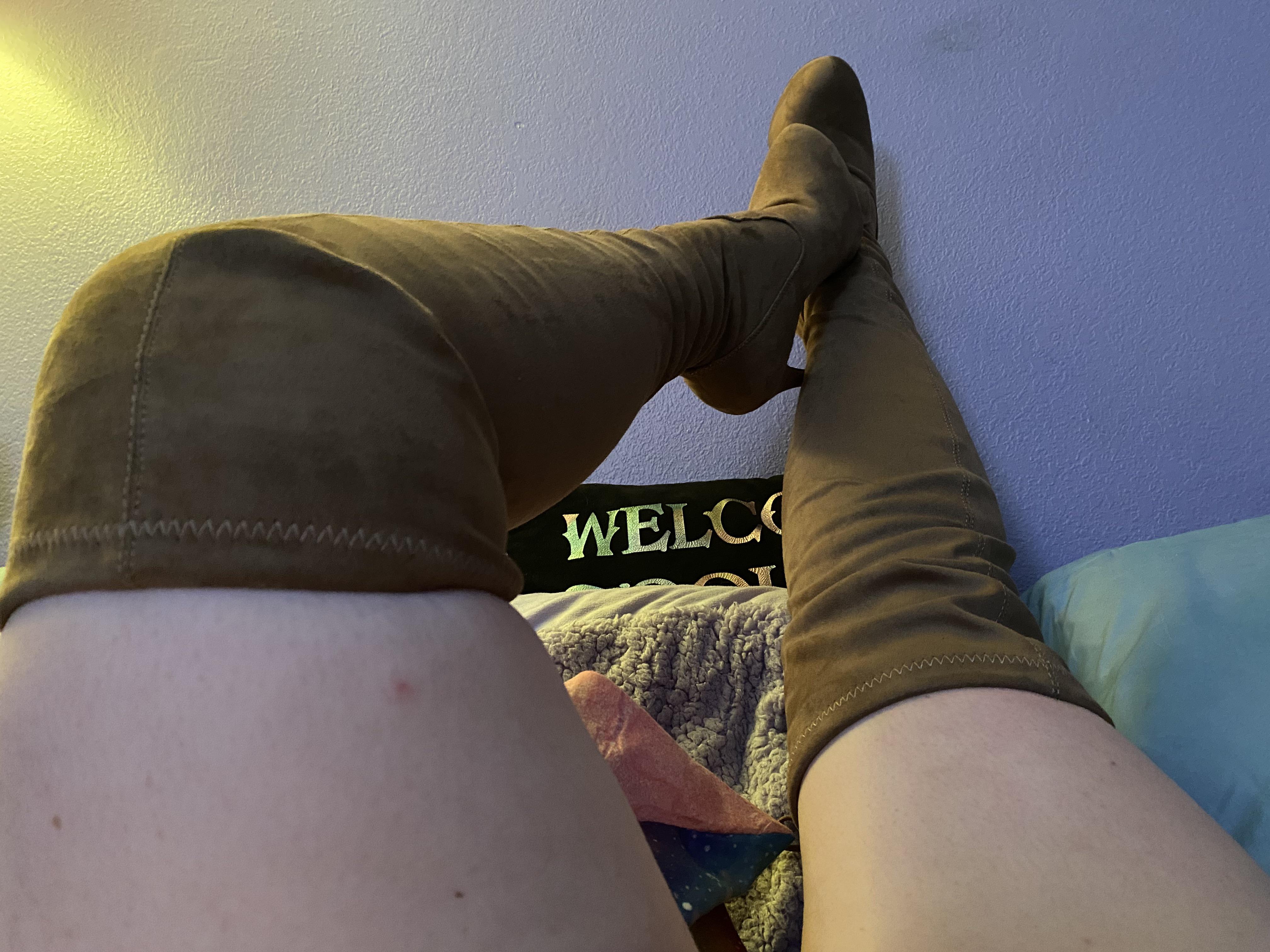 Heeled boots