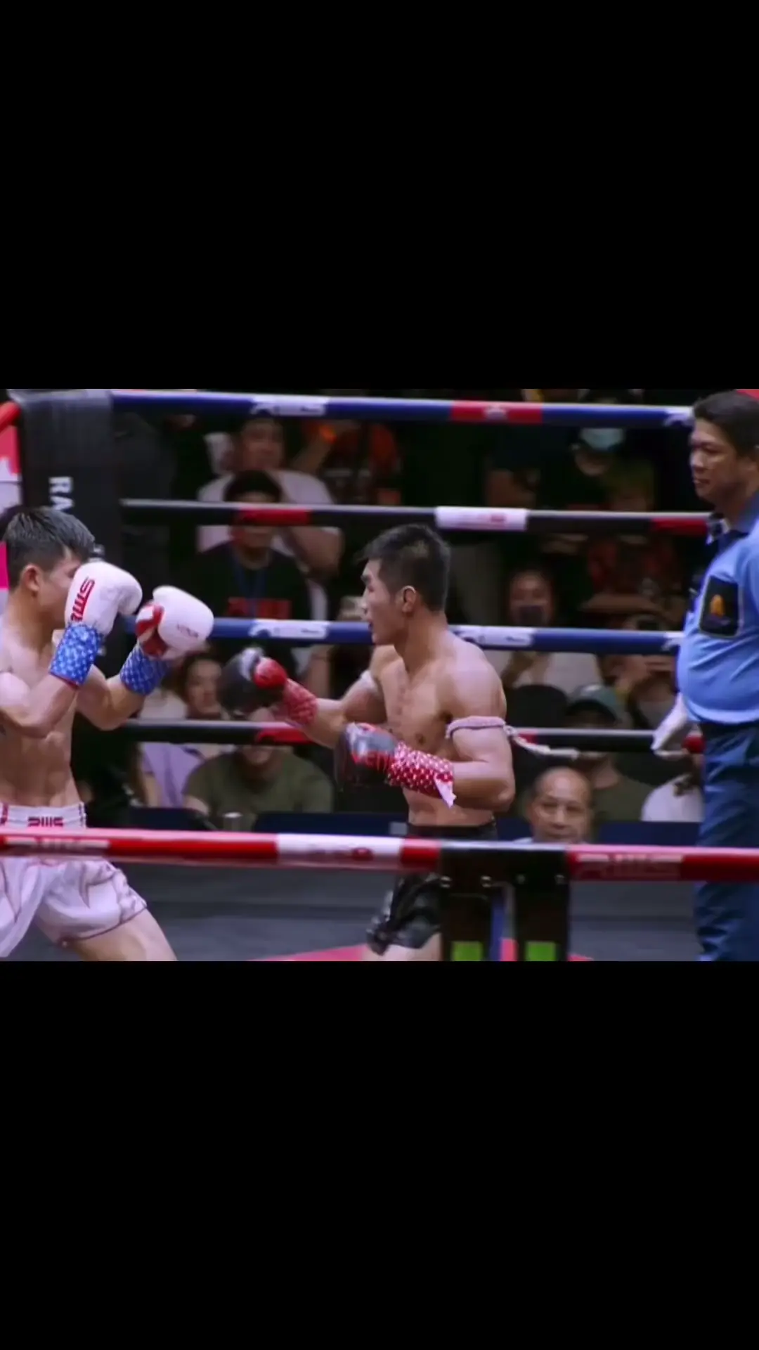 On the button Spinning back heel kick by muay Thai fighter Kumandoi 🤯 