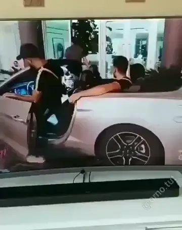 Please mind your Finger 