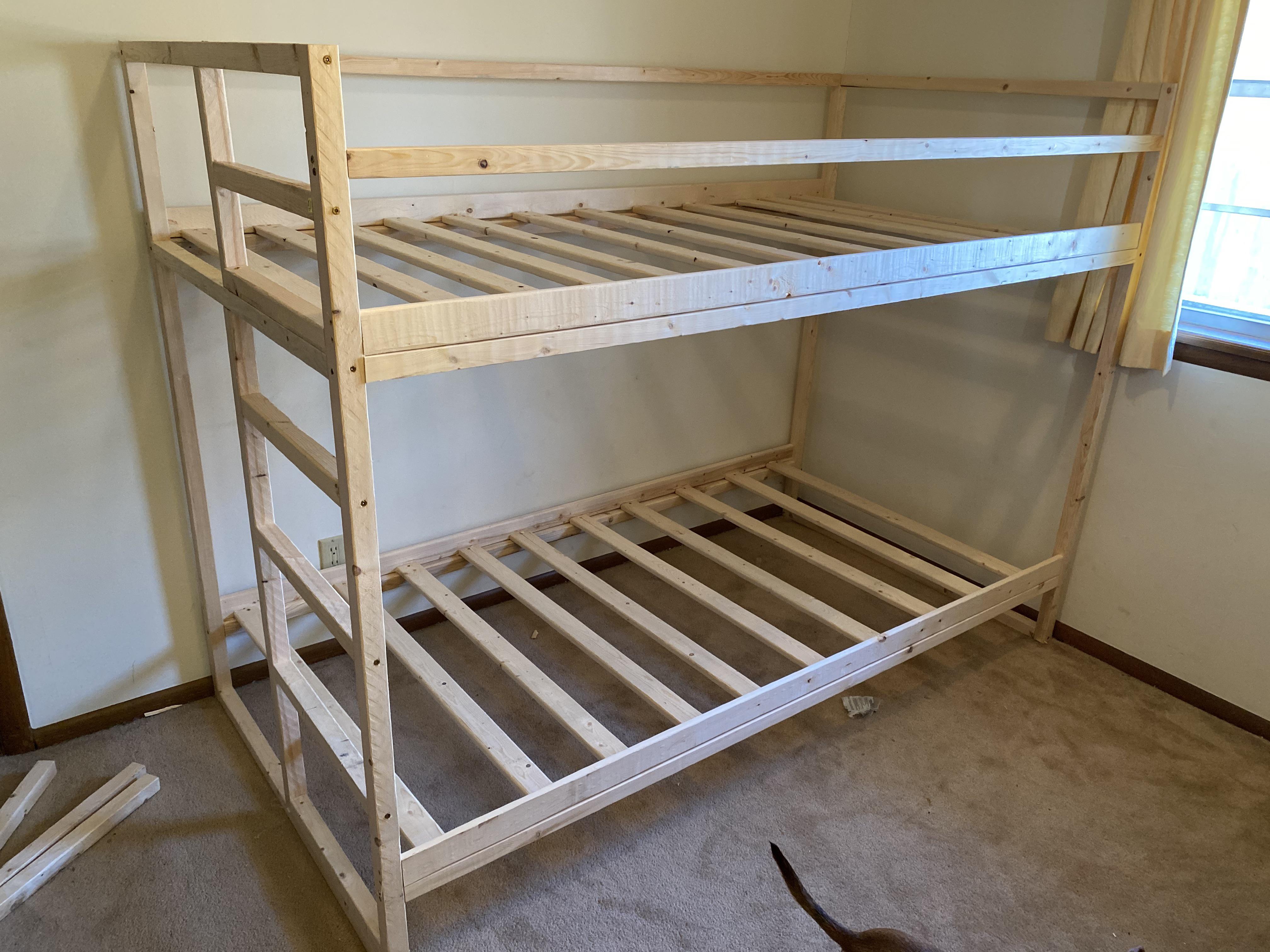 Quick afternoon bunk bed build. Scrolller