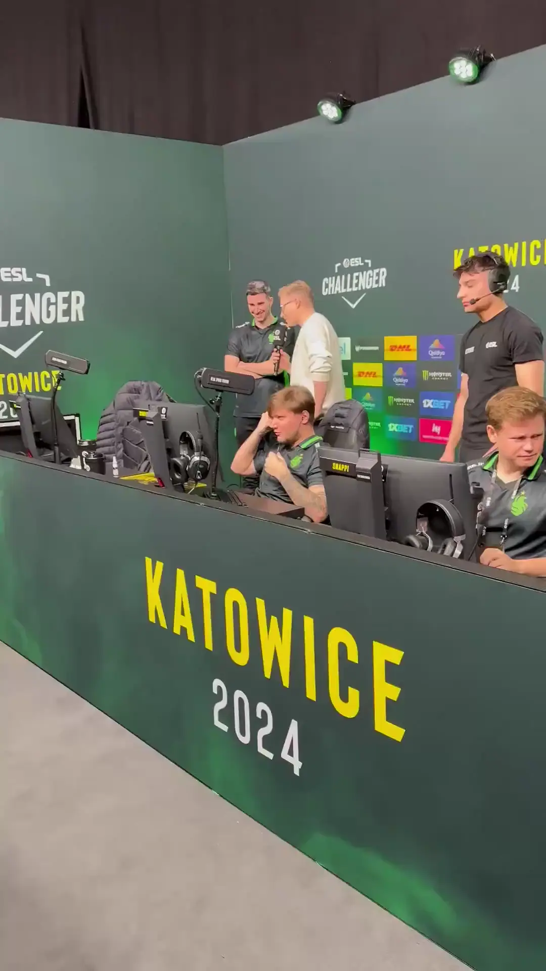 S1mple is back on LAN! 