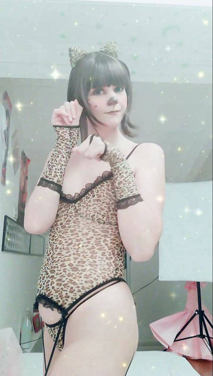 My new leopard lingerie Do you like it Scrolller